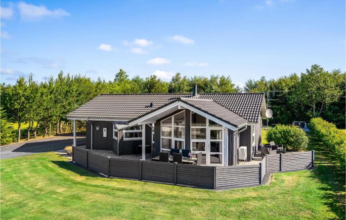 Three-Bedroom Holiday Home In Hemmet