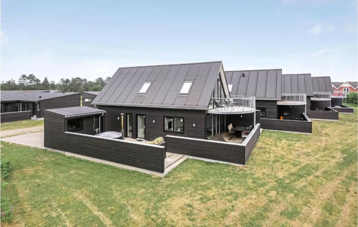 Three-Bedroom Holiday Home In Romo