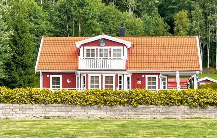 Amazing Home In Strömstad With Sauna