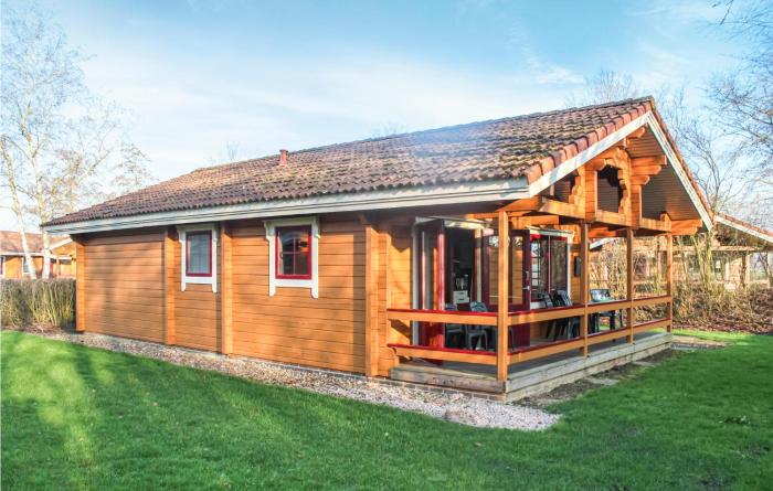 3 Bedroom Cozy Home In Gramsbergen