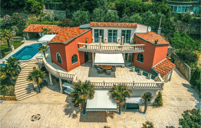 Stunning Home In Ankaran With Sauna