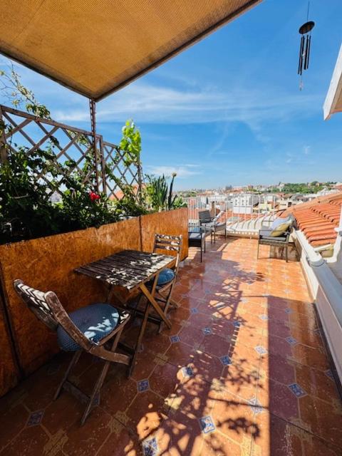 Eddie Rooftop Lisbon center