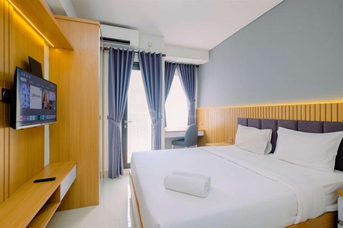 Serene Stay Studio Transpark Cibubur Apartment By Travelio