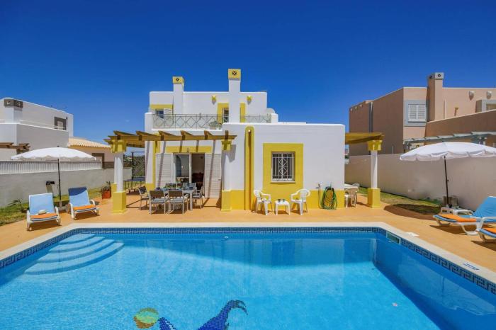 Villa Algarhb by Villa Plus