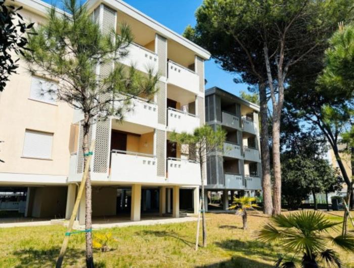 Flat 170mt from the sea