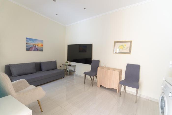 Portside Retreat by Efi s