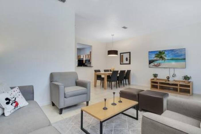 Regal Oaks Free Resort Disney No Carpet 3BED