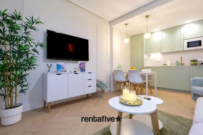 rentafive - Nuevo - Ascensor - Junto a la Playa