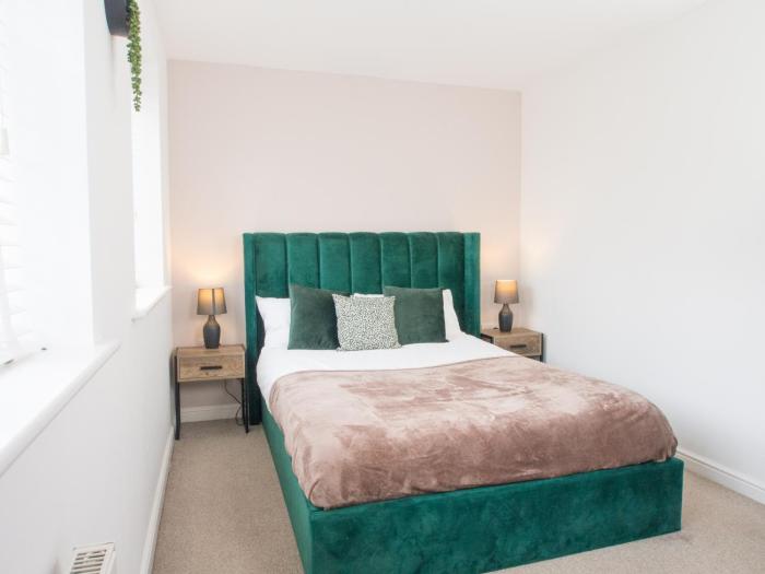 Emerald House - Cozy 3 BR - Sleeps 5 - Free Parking