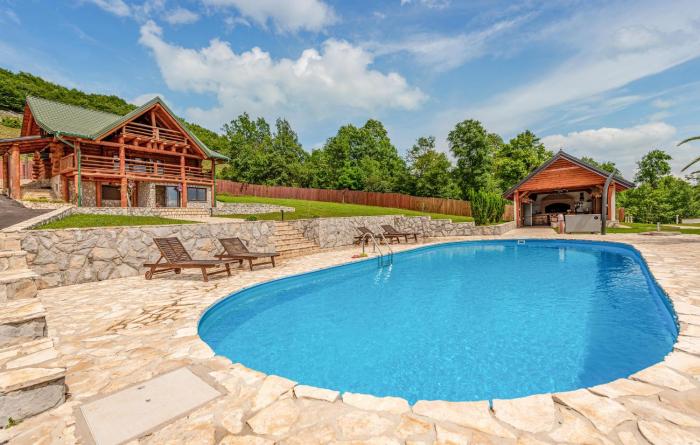 Kolibe Lika - Bellow The Hill