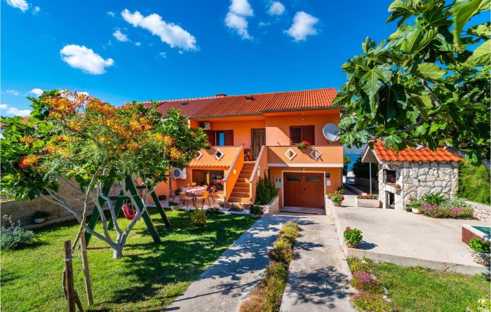 Two-Bedroom Apartment In Razanac