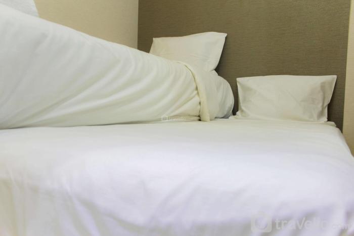 Comfortable Fully Furnished 2BR Bassura City Apartment By Travelio