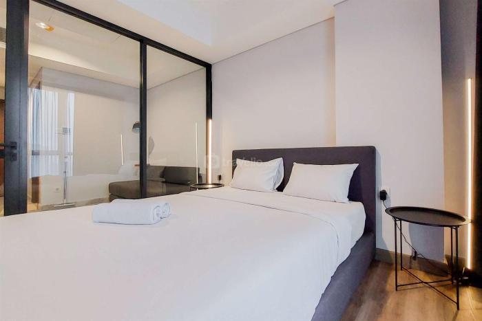 Cozy and Elegant 1BR The Smith Alam Sutera Apartment By Travelio