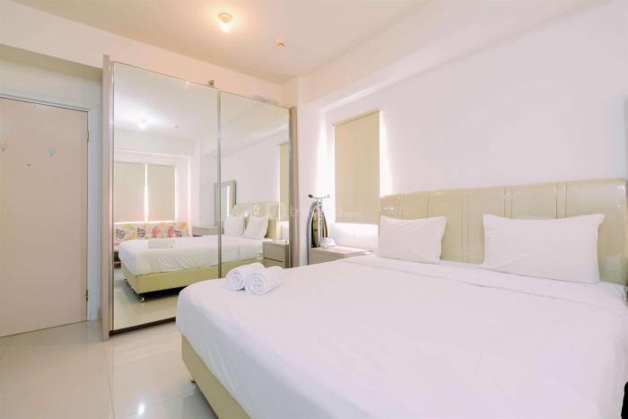 Good Deal and Cozy Studio Green Pramuka City Apartment By Travelio
