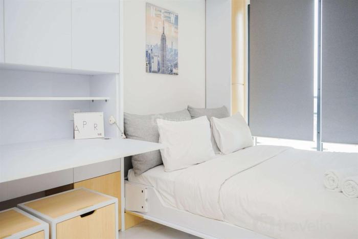 Great Location Studio Sky House Apartment near BSD By Travelio