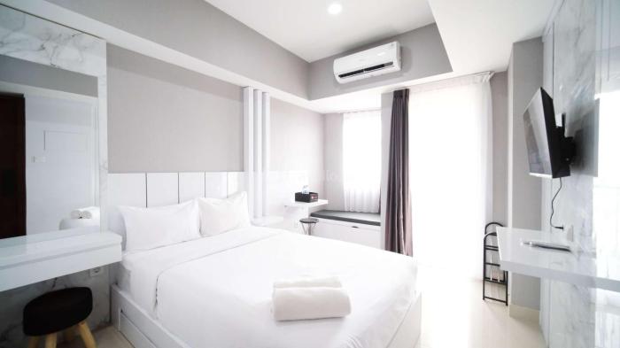 Nice and Comfy Studio Grand Dharmahusada Lagoon Apartment By Travelio