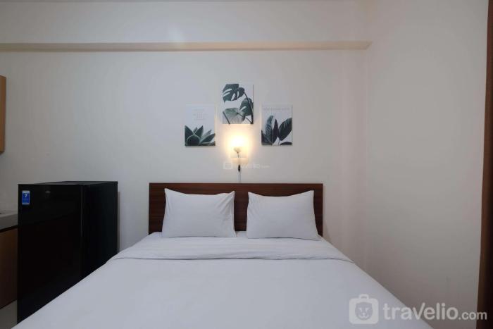 Comfy Studio at Bogorienze Apartment near The Jungle Waterpark By Travelio