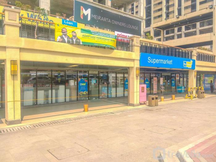 Homey and Enjoy 2BR at Meikarta Apartment By Travelio