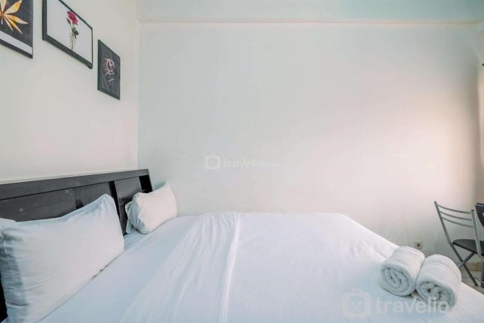 Cozy Living Studio Apartment at Margonda Residence 1 By Travelio