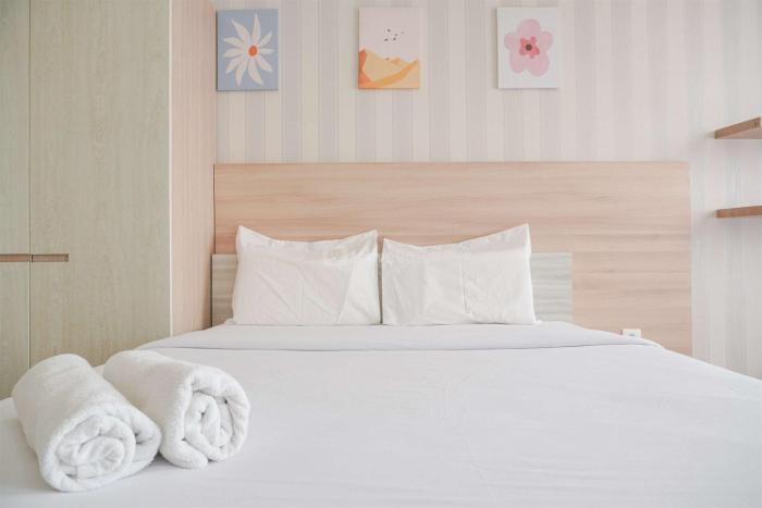 Warm and Best Studio at Menteng Park Apartment By Travelio