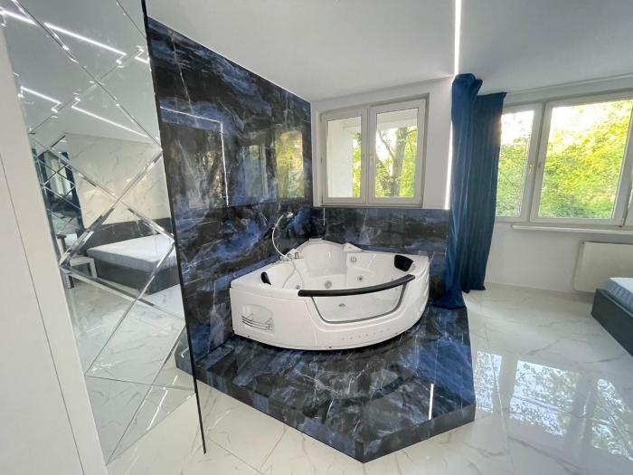 YOURAPART Karmelicka z Jacuzzi
