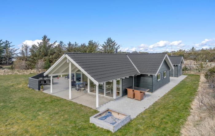 Amazing Home In Løkken With Sauna