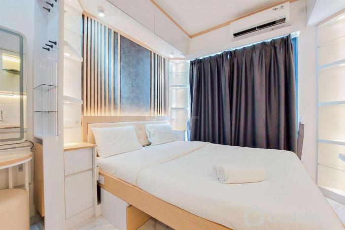High Floor and Cozy Studio Room at Sky House BSD Apartment By Travelio