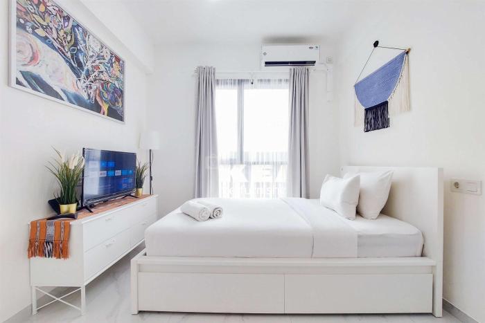 Comfortable and Homey Studio at Sky House Alam Sutera Apartment By Travelio