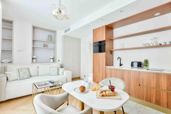 Romantic Getaway - Le Marais - with AC