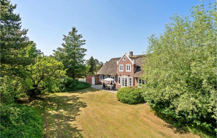 Pet Friendly Home In Rømø With Kitchen