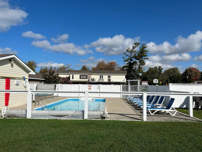 Centennial Motel