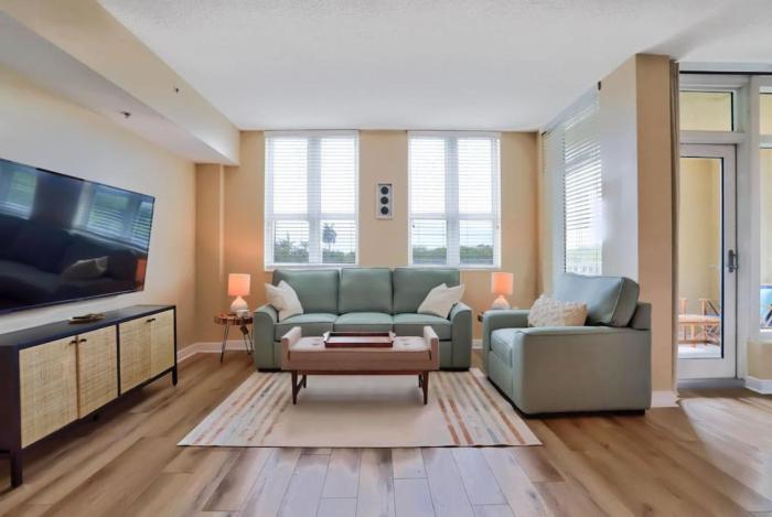 Studio with rooftop pool in Boynton Beach