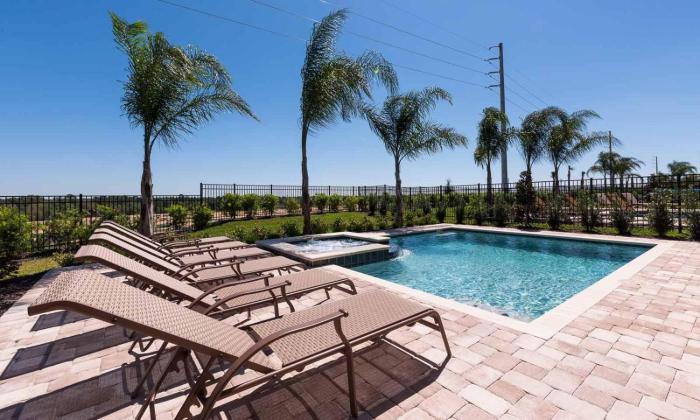 Charming 10 Bdrm Villa with Open Living Area at Encore