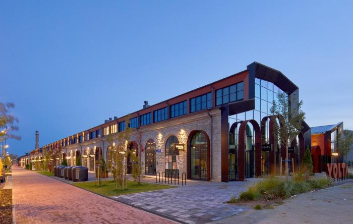 Stylish Volta Quarter Studios with AC