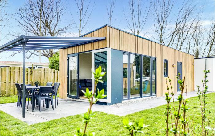 Lovely Home In Heinkenszand