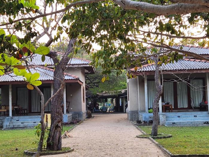 Nagenahira Beach Villa