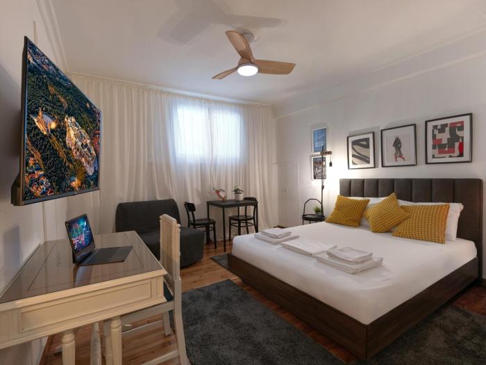 Modern Semi Basement in Kolonaki