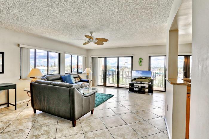 Lands End 4-401 Bay Front - Premier