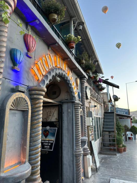 Lucky Luke Stone House