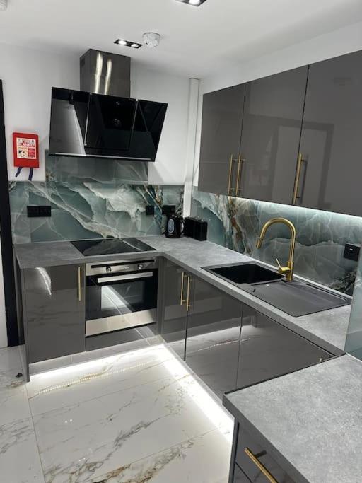 Jupiter Lux Spacious Terrace & Free Parking