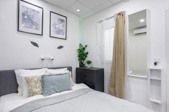 Extreme Central - Ultra Mini Studio