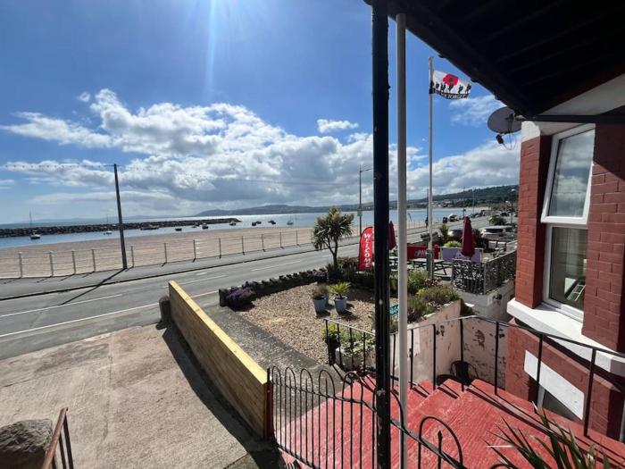 Stunning 2 Bedroom Sea View Apartment With Parking