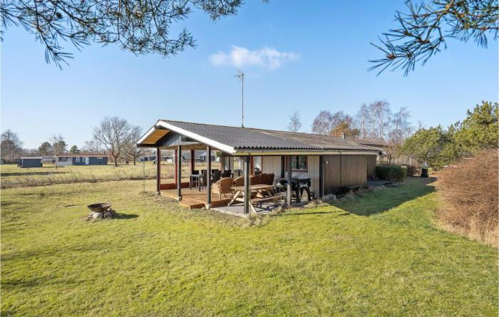 Beautiful Home In Ørsted With Kitchen