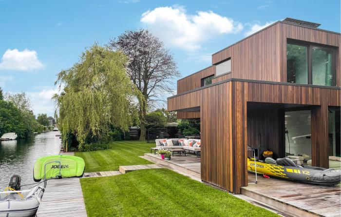 Awesome Home In Vinkeveen