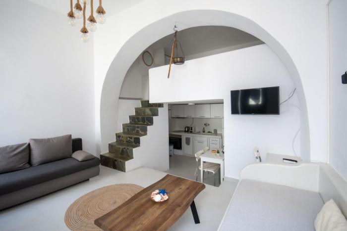 Ostria kythnos apartment