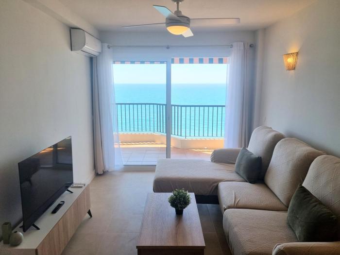 Las Antillas III Front Sea View Pool