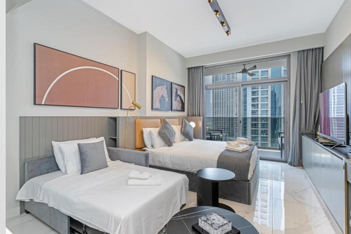 Modern Studio High Floor Skyline View