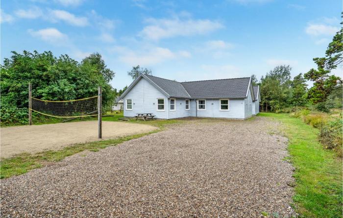 Pet Friendly Home In Rømø With Kitchen