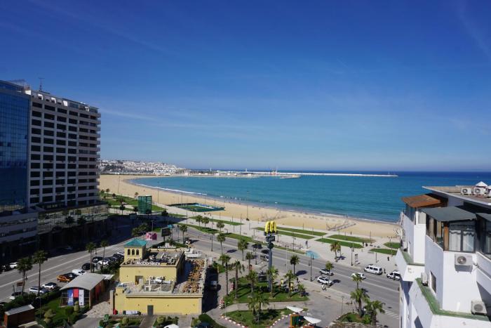 Appartement Cosy à Malabata Plage - Bord de mer et Gare TGV 3 à pied, Tanger City Mall à 2 à pied - Parking, WIFI, IPTV, AC