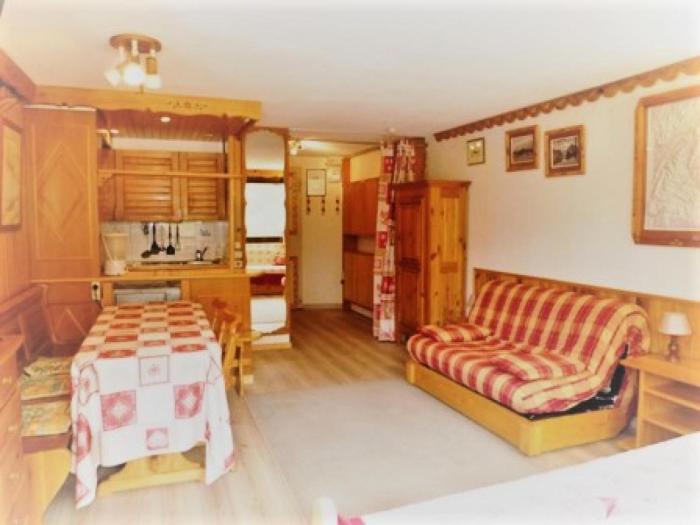Résidence Le Palafour - Studio 5 personnes à Tignes au pied des pistes, des commerces, de lESF et de loffice du tourisme dans le quartier du lac. App MAE-2052